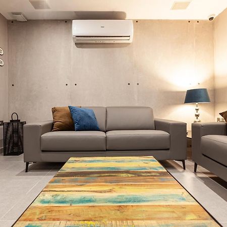 Charming,Comfortable And Centrally Located Group Accomodation グジラ エクステリア 写真
