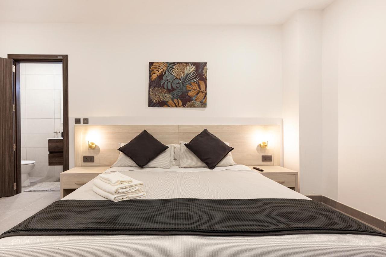 Charming,Comfortable And Centrally Located Group Accomodation グジラ エクステリア 写真