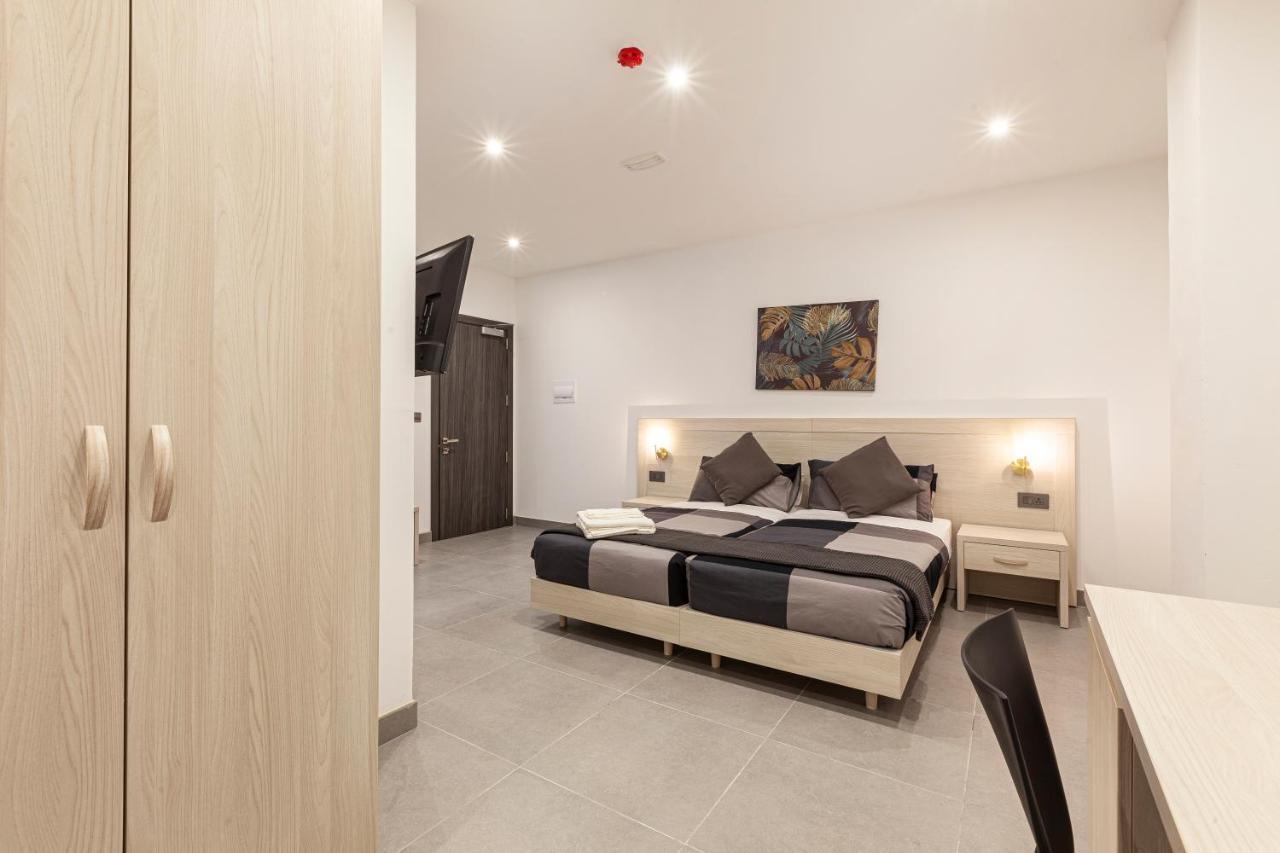 Charming,Comfortable And Centrally Located Group Accomodation グジラ エクステリア 写真