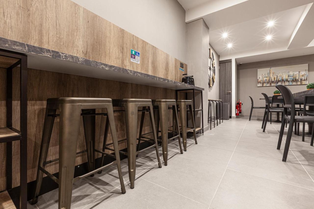 Charming,Comfortable And Centrally Located Group Accomodation グジラ エクステリア 写真